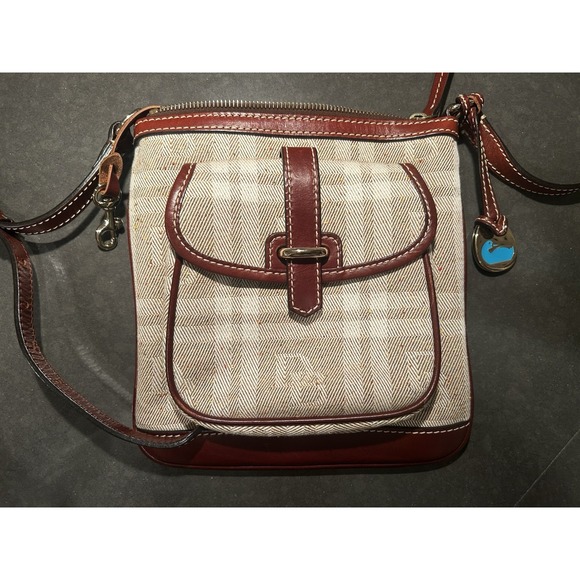 Dooney & Bourke Letter Carrier Bag Monogrammed Crossbody Purse Canvas & Leather - Picture 2 of 16